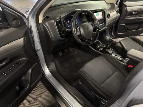 Outlander 2.2 DID150 INVITE 2WD 2017 occasion 95150 Taverny