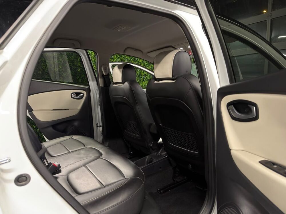 Captur PHASE 2 INITIALE PARIS 1.3 TCE 150 BVM6 ECRAN TACTILE INTERI 2019 occasion 95150 Taverny
