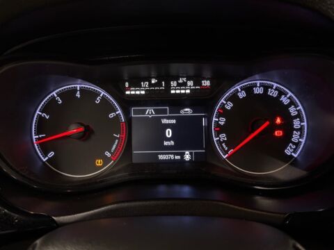 Corsa E 1.4 1398cm3 90cv 2015 occasion 95150 Taverny