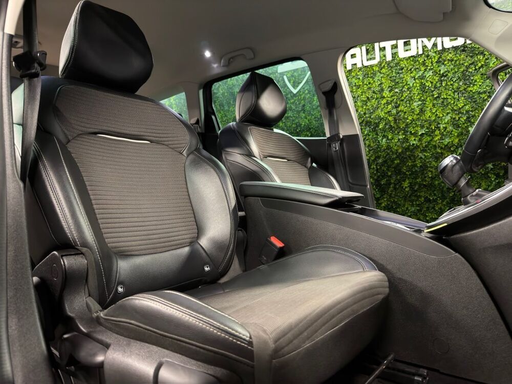 Sc&eacute;nic GRAND 4 IV INTENS 1.6 DCI 130 Cv - GARANTIE 1 AN 2017 occasion 95150 Taverny