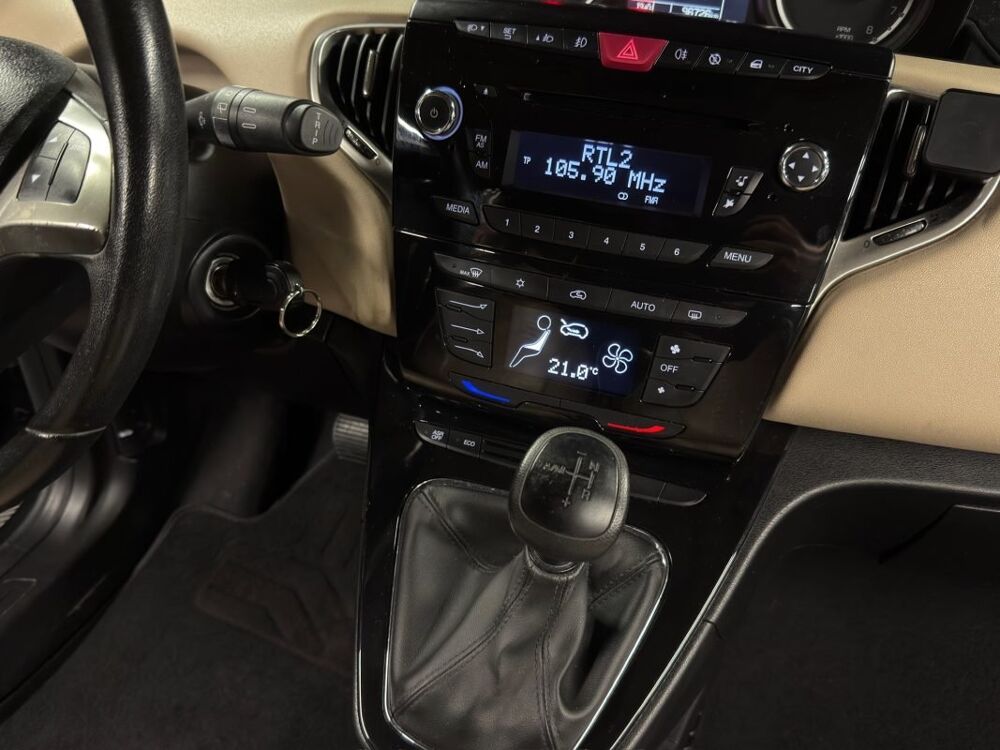 Ypsilon LA18114 2013 occasion 95150 Taverny
