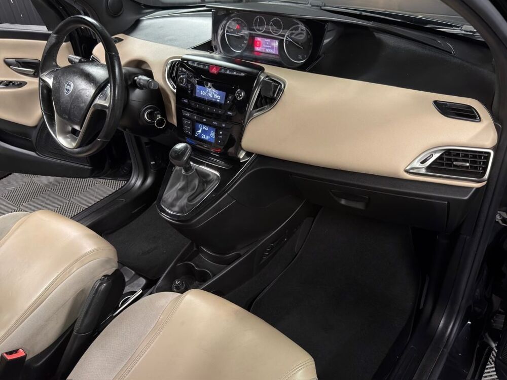 Ypsilon LA18114 2013 occasion 95150 Taverny