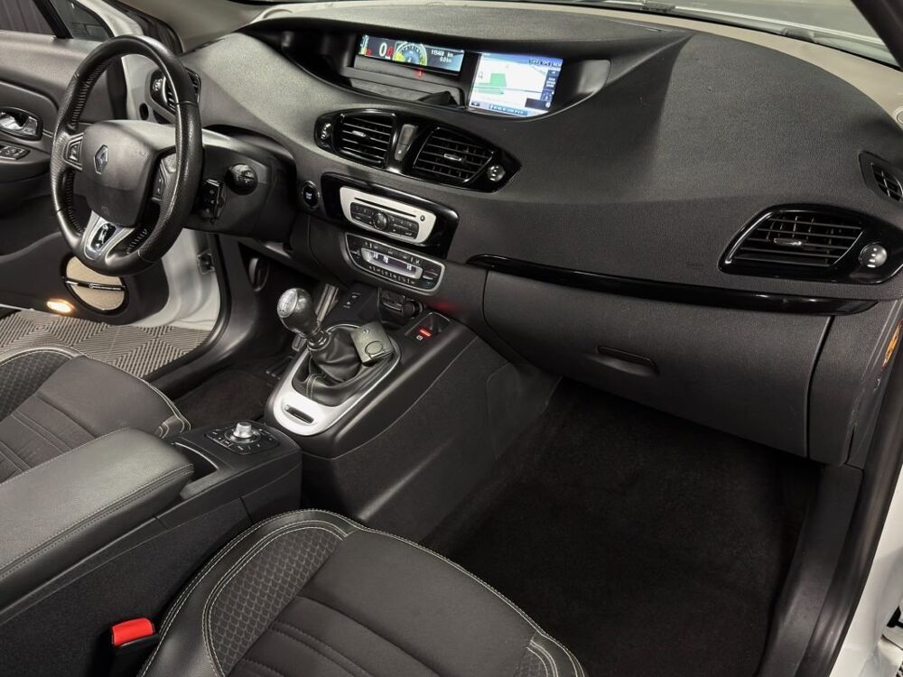 Sc&eacute;nic SC&Eacute;NIC III (JZ0/1_) 1.6 dCi (JZ00, JZ12) 2016 occasion 95150 Taverny