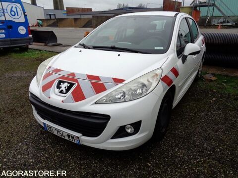 Peugeot 207 VF3WC8HR0EE004572 2014 occasion Montreuil 93100