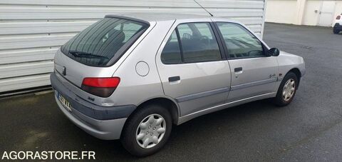 Peugeot 306 VF37ANFZE32226736 1997 occasion Montreuil 93100