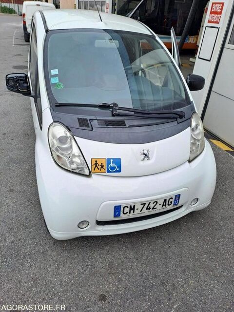 Peugeot iOn VF31NZKZZCU804477 2012 occasion Montreuil 93100