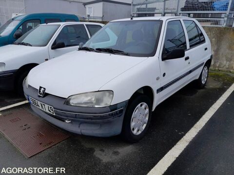 Peugeot 106 VF31AHFXF52616345 2000 occasion Montreuil 93100
