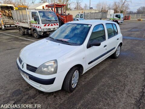 Renault Clio VF1BB3KEF33958785 2005 occasion Montreuil 93100