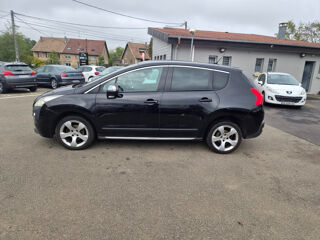 3008 1.6 HDi 16V 112ch FAP Confort Pack 2010 occasion 90400 Tr&eacute;venans