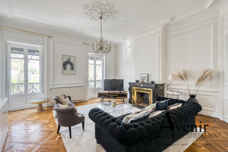  Appartement  vendre 8 pices 239 m