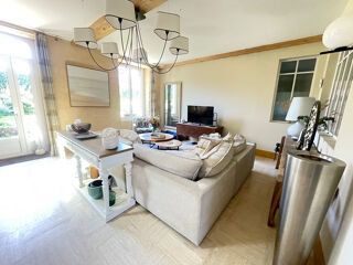  Maison  vendre 8 pices 230 m