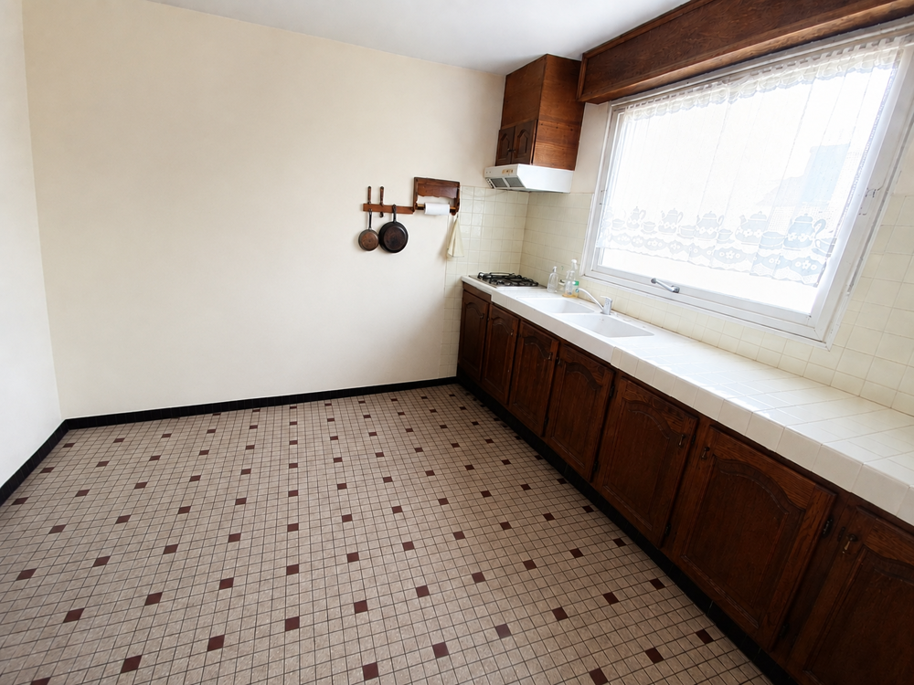 MAISON 135m2 AVEC 5 CHAMBRES ET SOUS-SOL GARAGE.