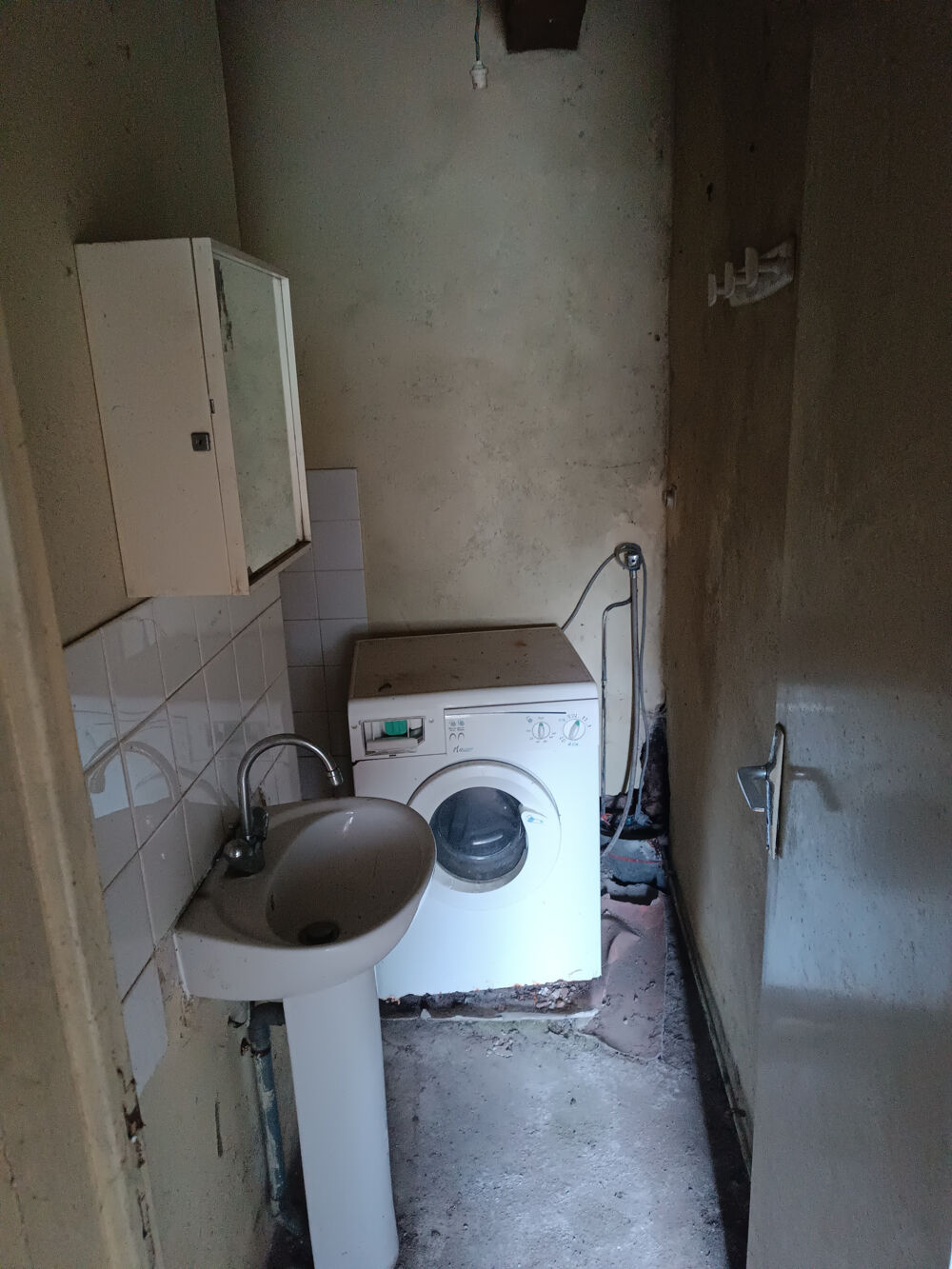Vente Maison MAISON 3 PIÈCES 110 M2 À RÉNOVER. Lanvenegen