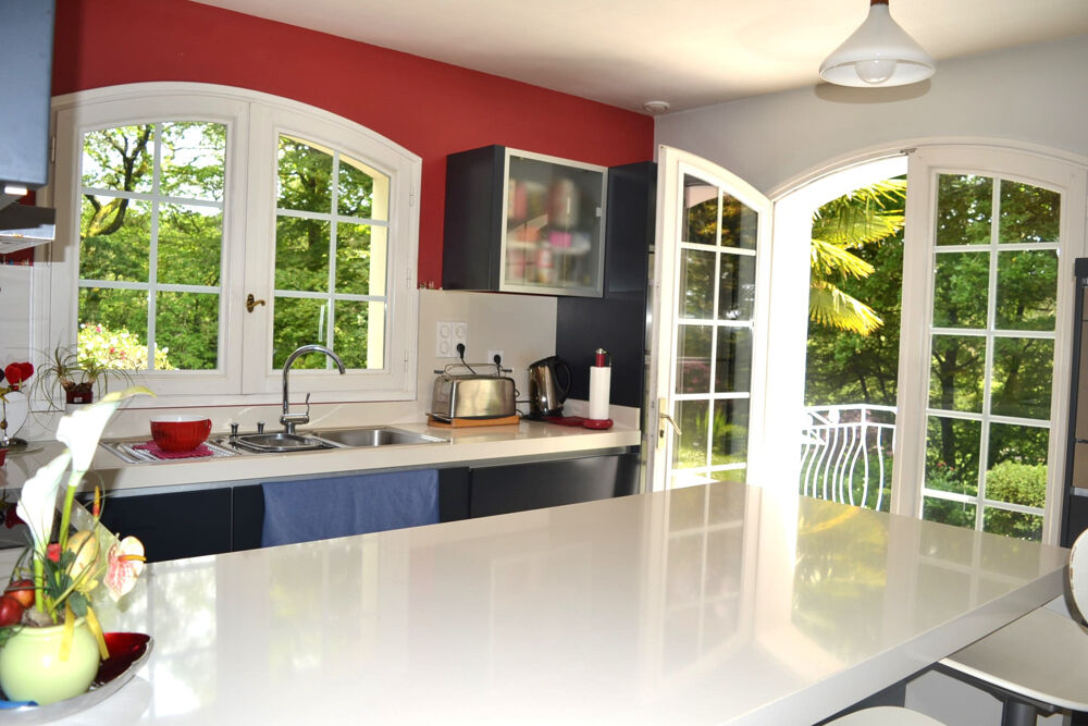 Vente Maison magnifique maison de style Île-de-France située à Plouay, offrant une vue dégagée et un cadre de vie exceptio Plouay