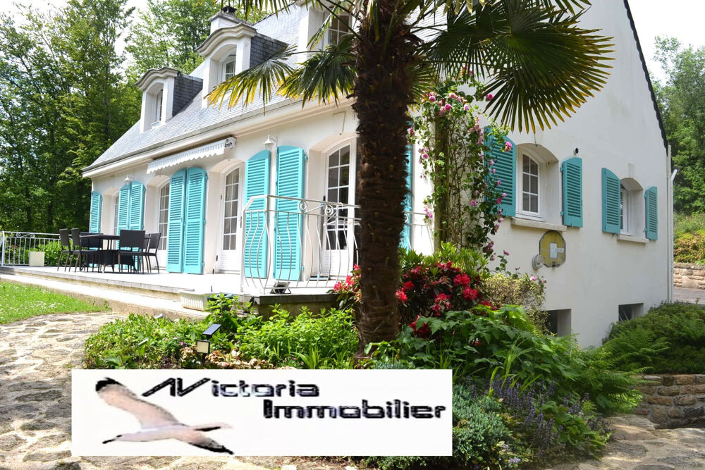 magnifique maison de style Île-de-France située à Plouay, offrant une vue dégagée et un cadre de vie exceptio