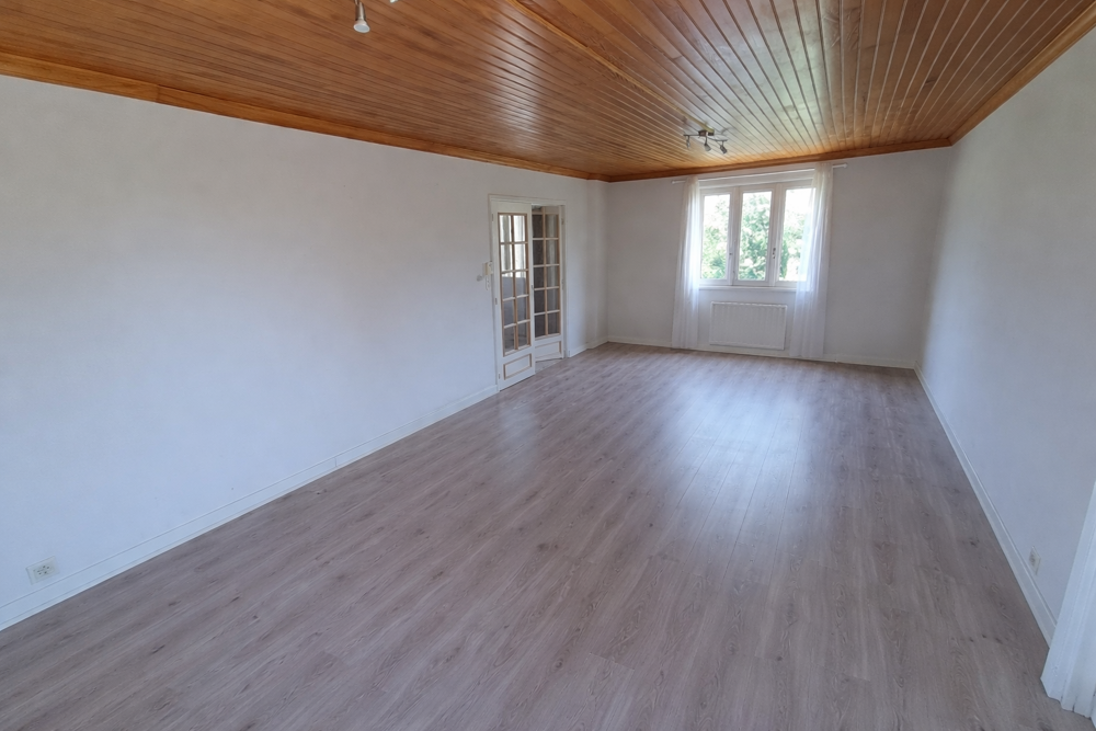 MAISON 135m2 AVEC 5 CHAMBRES ET SOUS-SOL GARAGE.