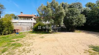  Villa  vendre 15 + pices 232 m