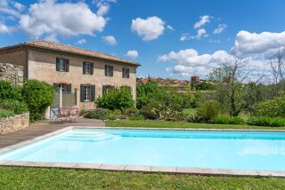  Villa  vendre 8 pices 280 m