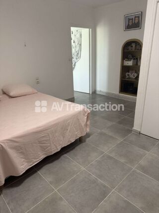  Villa  vendre 15 + pices 232 m