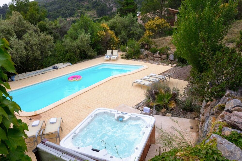 Vente Maison Villa de luxe (122 m), 4 chambres, 3 salles de bain, jacuzzi et piscine chauffe et jardin (1253 m)  Caunes-Minervois (11160 Caunes minervois