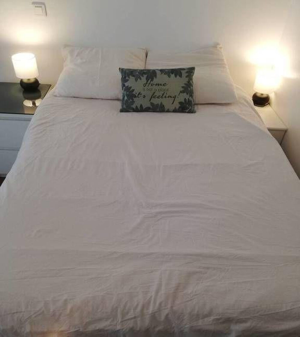 Location Appartement Superbe studio meublé 30m² proche Buttes Chaumont Paris 19