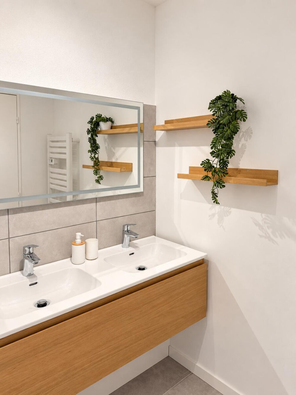 Location Appartement Beau T2 meublé 58m² haut de gamme avec parking Bordeaux