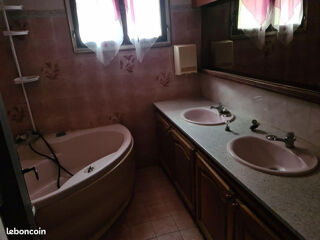 Location Appartement Loue grand studio dans villa Donzère