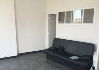 Location Appartement Beau studio meublé 33m2 proche Gare Saint-Charles Marseille 3