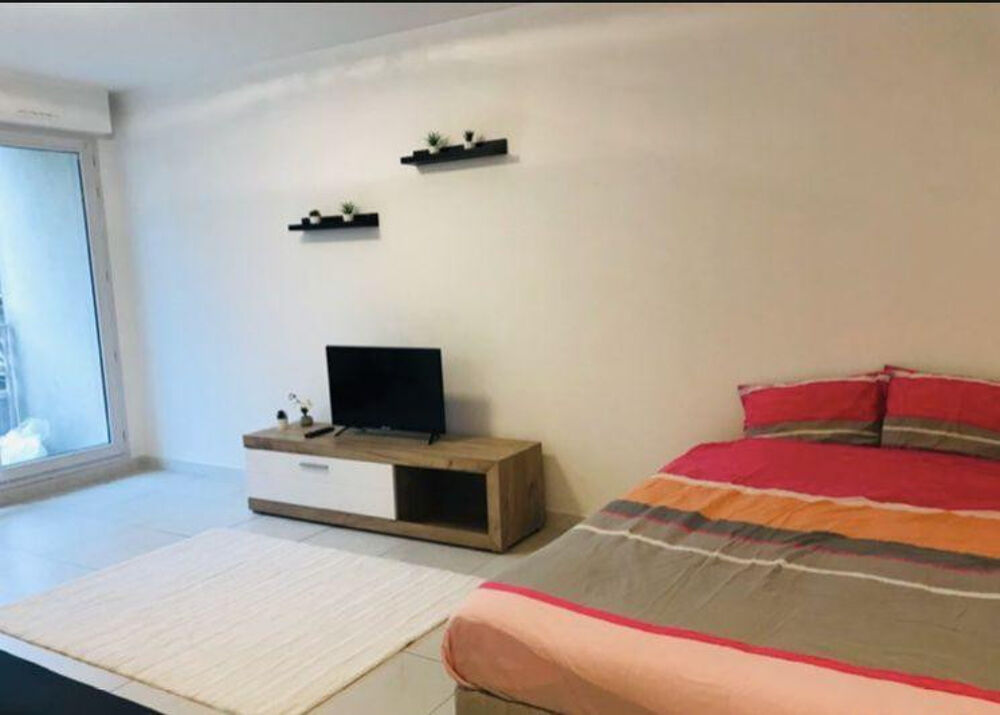 Location Appartement Grand studio neuf, meublé avec balcon Créteil