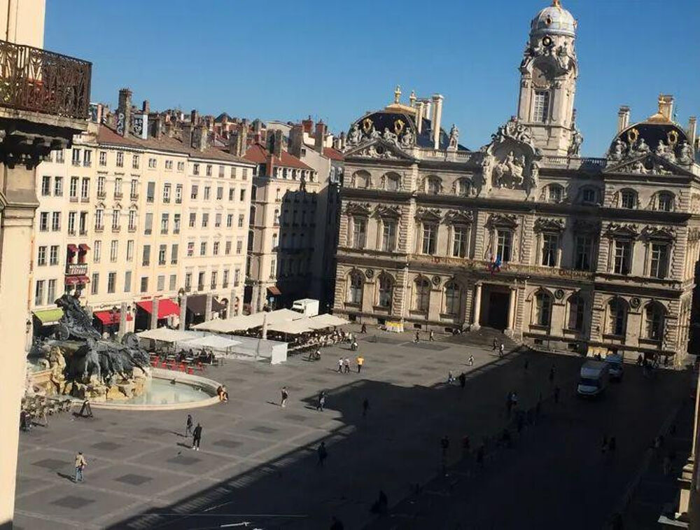 Location Appartement Superbe 2P 40m² refait à neuf place des Terreaux Lyon 1