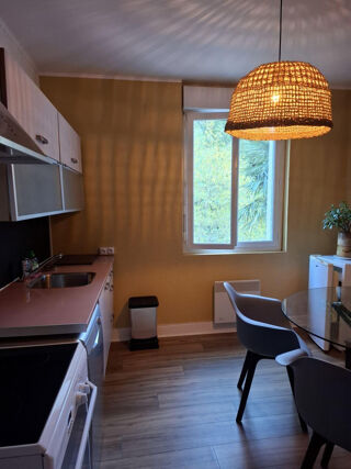  Appartement à louer 2 pièces 80 m²