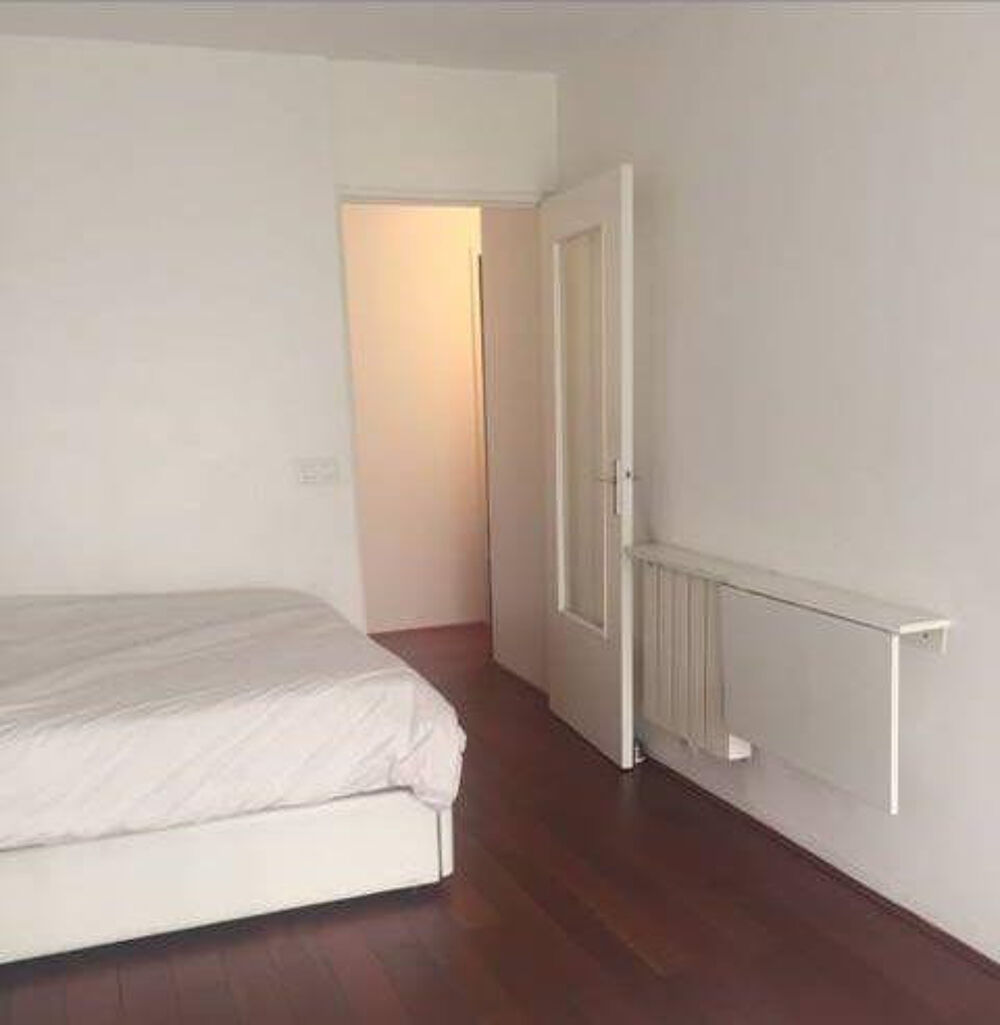 Location Appartement Superbe studio meublé 30m² proche Buttes Chaumont Paris 19