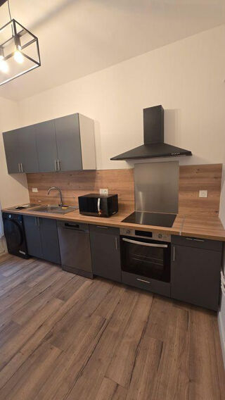 Location Appartement Beau T3 60m² refait à neuf idéalement situé Marseille 2
