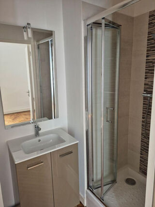 Location Appartement Beau studio 17m² Nantes centre Nantes
