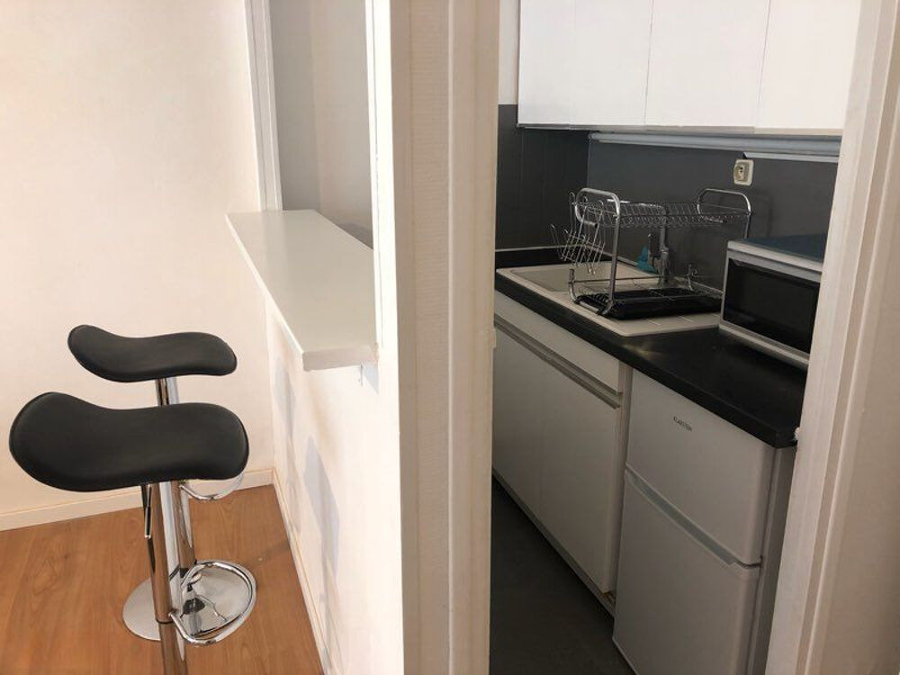 Location Appartement Beau studio meublé 27m² Lumineux et calme Parking Reims