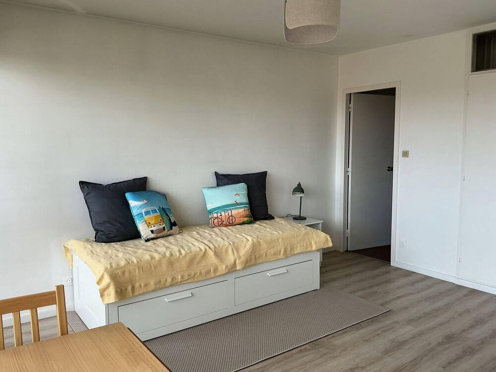Location Appartement Beau studio meublé Bordeaux Saint-Augustin Bordeaux