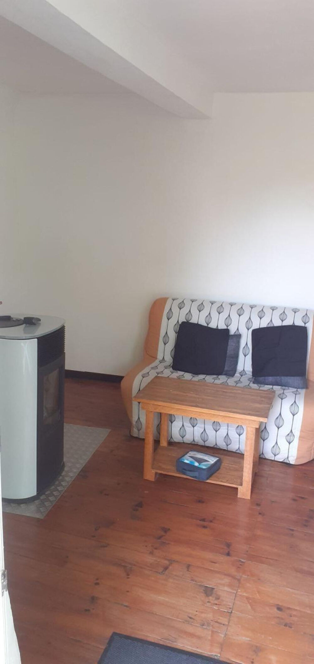 Location Appartement Loue petit appartement sympa avec jolie vue. Rochebrune