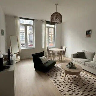 Location Appartement Beau studio meublé 49m² courte durée Lille