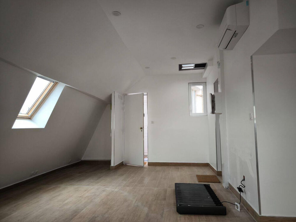 Location Appartement Beau T1 25m² 6ème sans ascenseur Paris 1