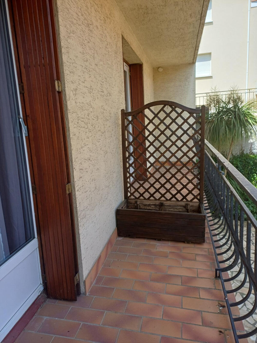   Colocation chambre avec balcon privatif. Le passage