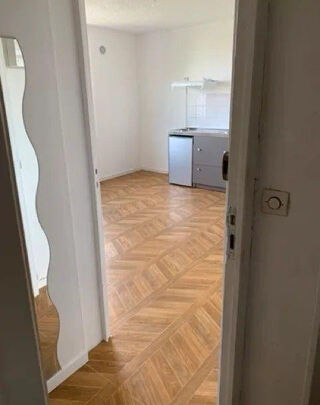 Location Appartement Beau studio refait à neuf 17m² avec jardin col Chanteloup-les-vignes