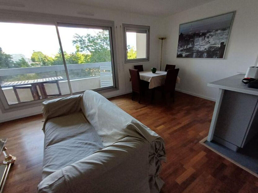 Location Appartement Appartement meublé à louer à Issy-Les-Moulineaux Issy-les-moulineaux