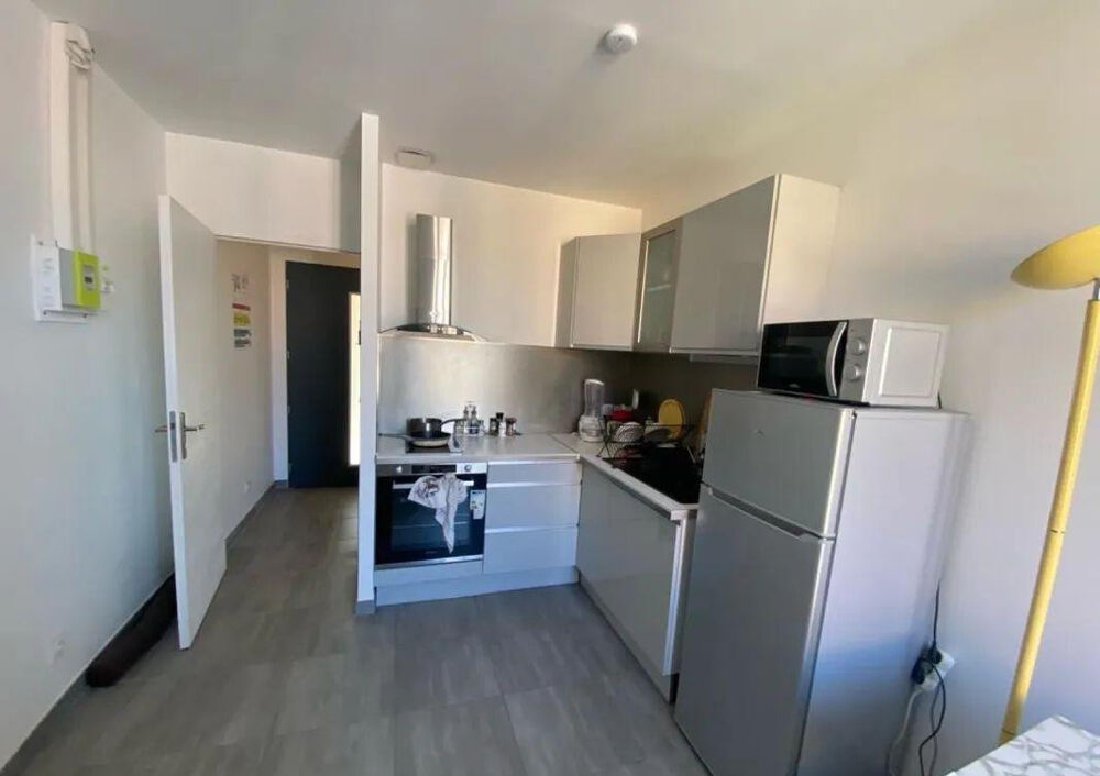 Location Appartement Beau T2 meublé et lumineux à BRON refait à neuf Bron