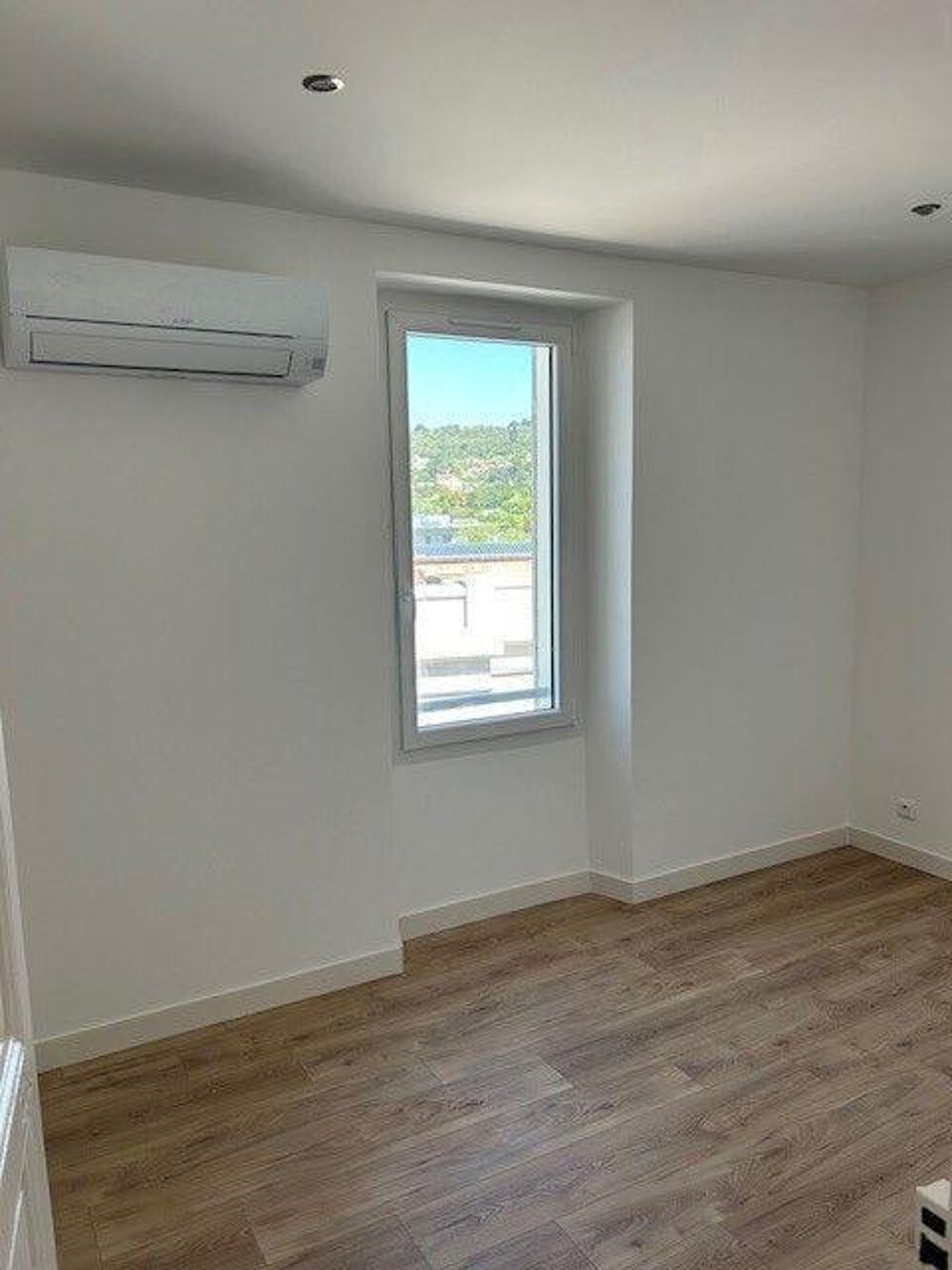 Location Appartement Beau 2P 25m² entièrement rénové Marseille 11