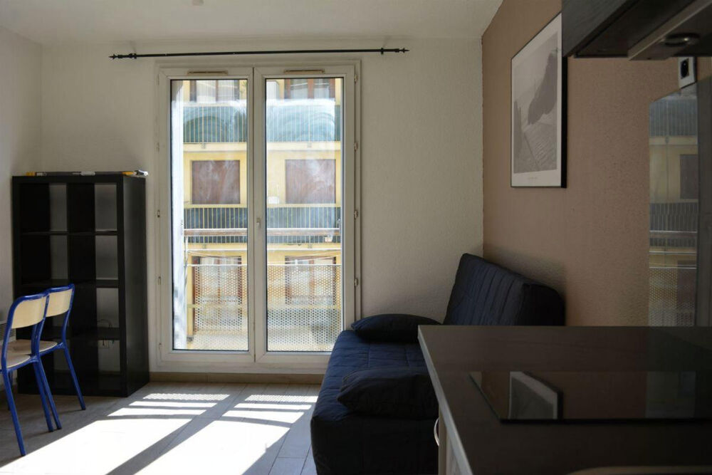 Location Appartement Beau studio meublé 20m² REFAIT A NEUF Marseille 5