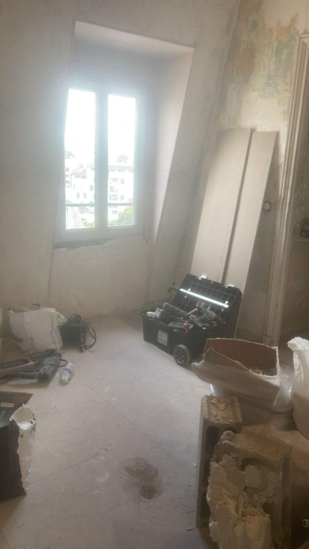 Location Appartement Charmant studio 13m² meublé et refait à neuf Aubervilliers