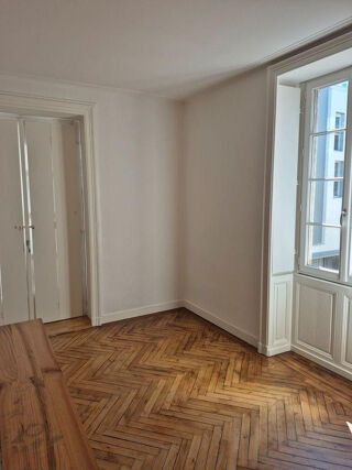 Location Appartement Beau studio 17m² Nantes centre Nantes
