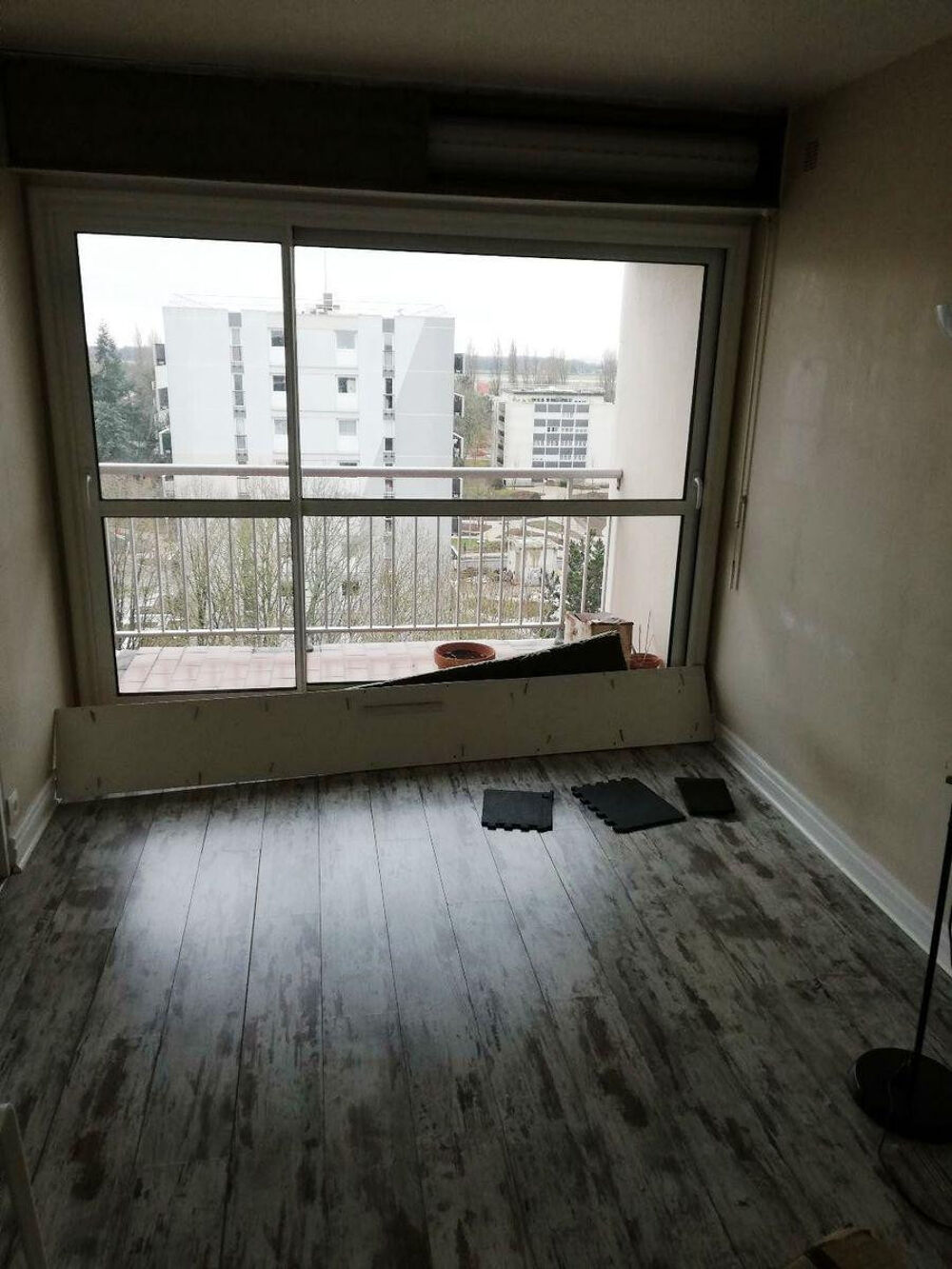 Location Appartement Magnifique F3 : traversant, belle vue, orienté sud Vélizy-villacoublay