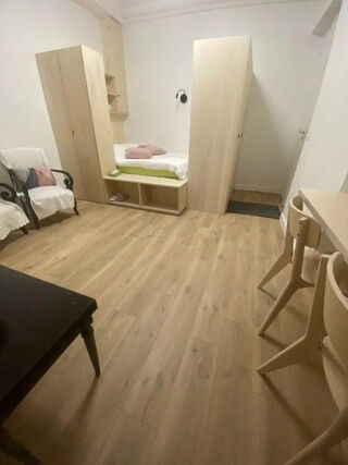 Location Appartement Beau studio 20m² meublé rénové à neuf Paris 9