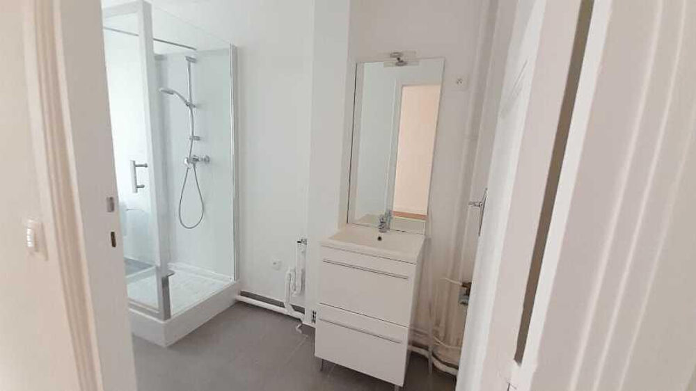 Location Appartement Studio à louer Paris XV Paris 15